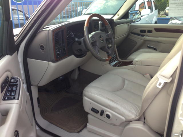 2004 Cadillac Escalade EX - DUAL Power Doors