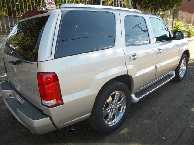 2005 Cadillac Escalade EX - DUAL Power Doors