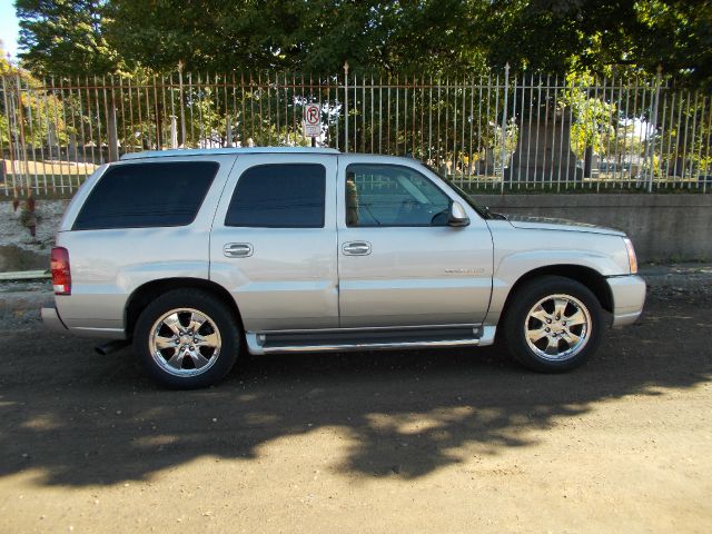 2005 Cadillac Escalade EX - DUAL Power Doors