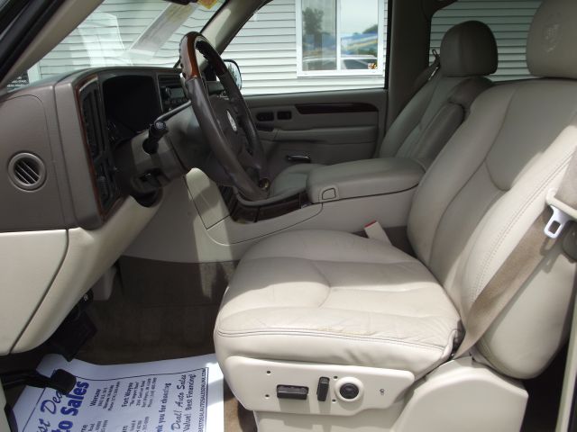 2005 Cadillac Escalade EX - DUAL Power Doors