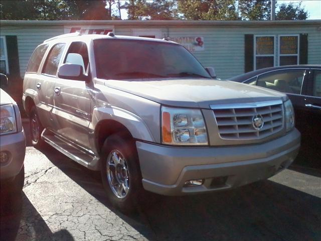 2005 Cadillac Escalade Base