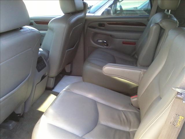 2005 Cadillac Escalade Base