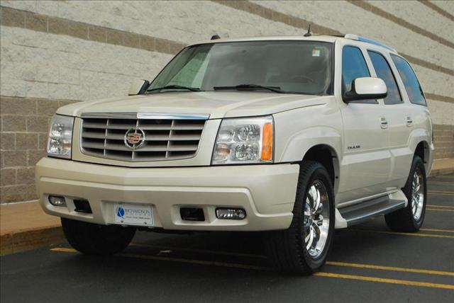 2005 Cadillac Escalade Base