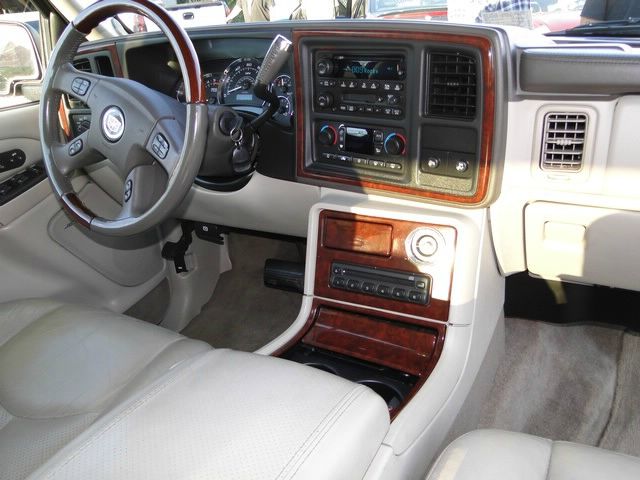 2005 Cadillac Escalade EX - DUAL Power Doors