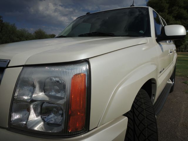 2005 Cadillac Escalade EX - DUAL Power Doors