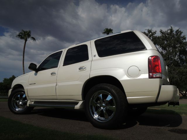 2005 Cadillac Escalade EX - DUAL Power Doors