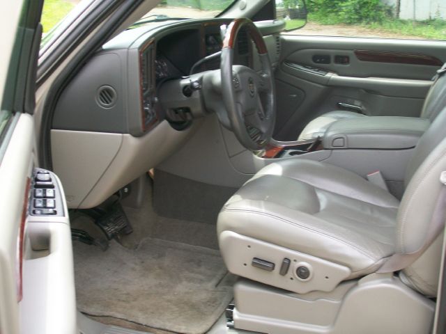 2005 Cadillac Escalade EX - DUAL Power Doors