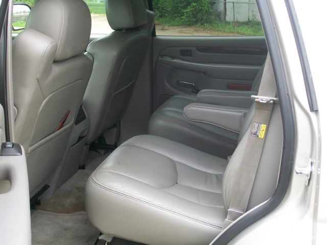 2005 Cadillac Escalade EX - DUAL Power Doors