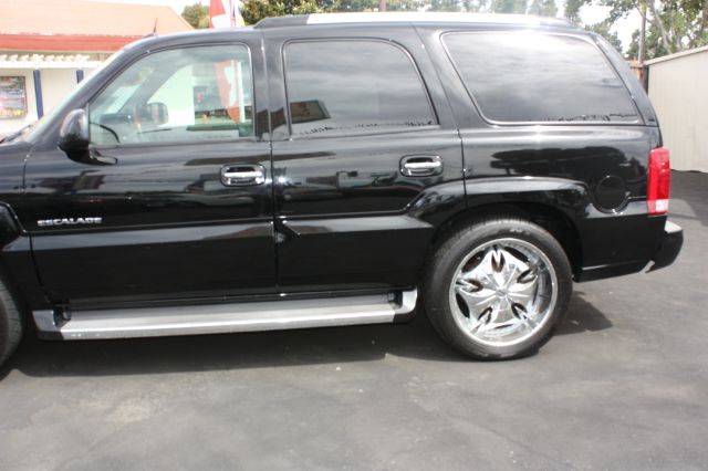 2005 Cadillac Escalade LS Flex Fuel 4x4 This Is One Of Our Best Bargains