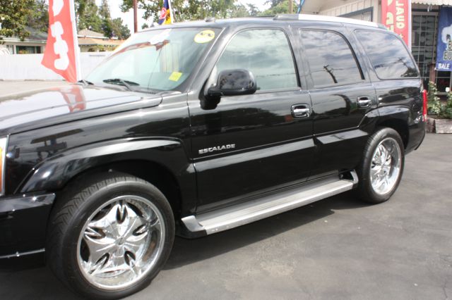 2005 Cadillac Escalade LS Flex Fuel 4x4 This Is One Of Our Best Bargains