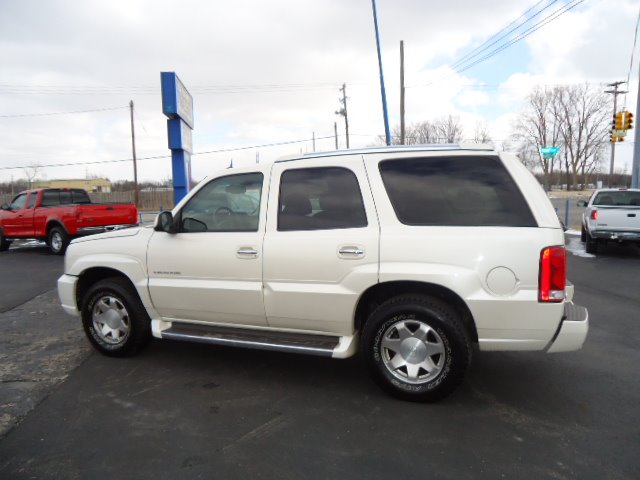 2005 Cadillac Escalade EX - DUAL Power Doors