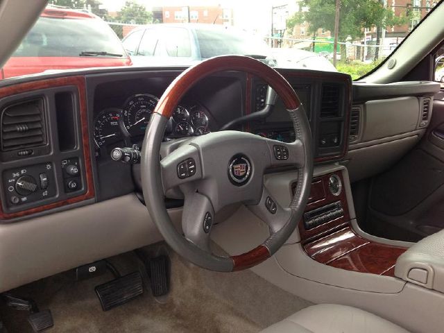 2005 Cadillac Escalade EX - DUAL Power Doors