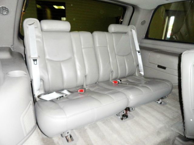 2006 Cadillac Escalade EX - DUAL Power Doors