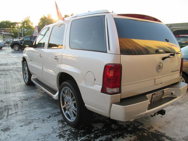 2006 Cadillac Escalade EX - DUAL Power Doors