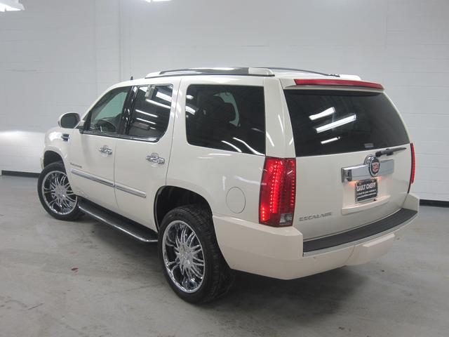 2007 Cadillac Escalade Base