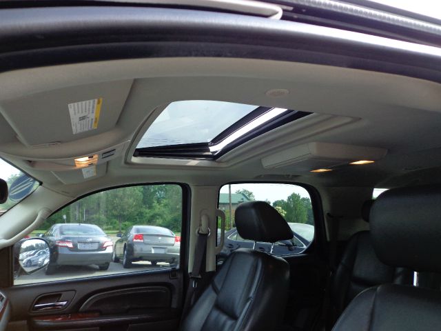 2007 Cadillac Escalade EX - DUAL Power Doors