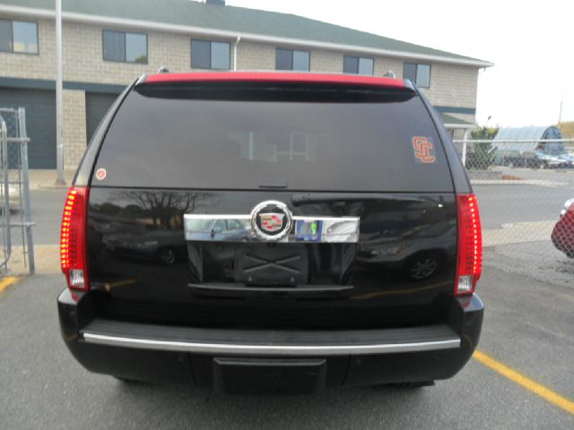 2007 Cadillac Escalade Base