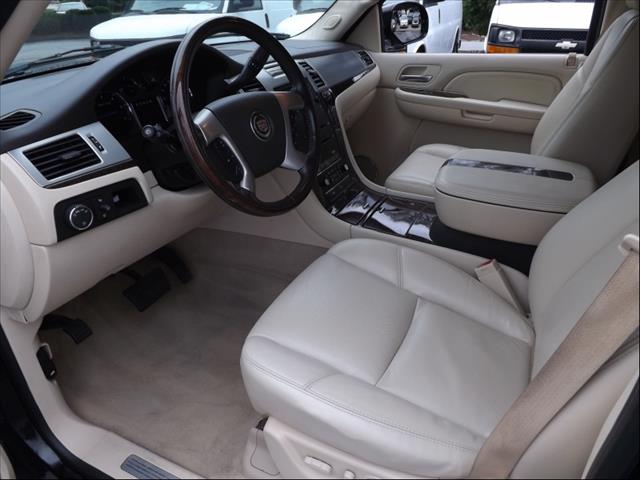 2007 Cadillac Escalade Base