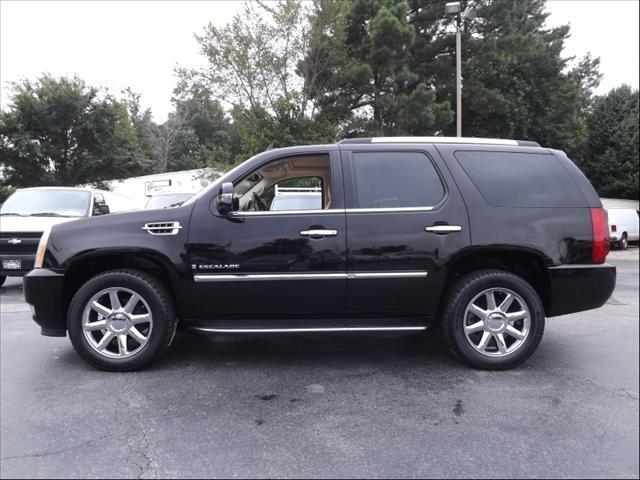 2007 Cadillac Escalade Base