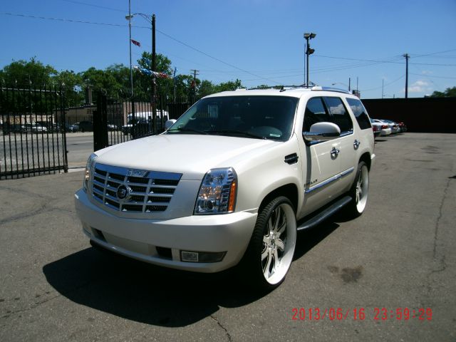 2007 Cadillac Escalade EX - DUAL Power Doors