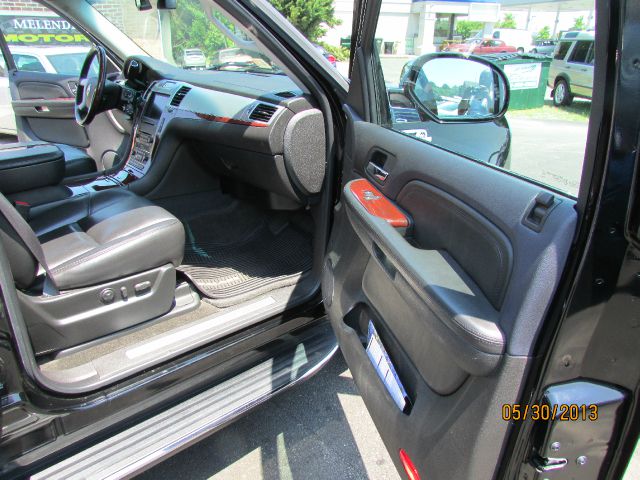 2007 Cadillac Escalade EX - DUAL Power Doors