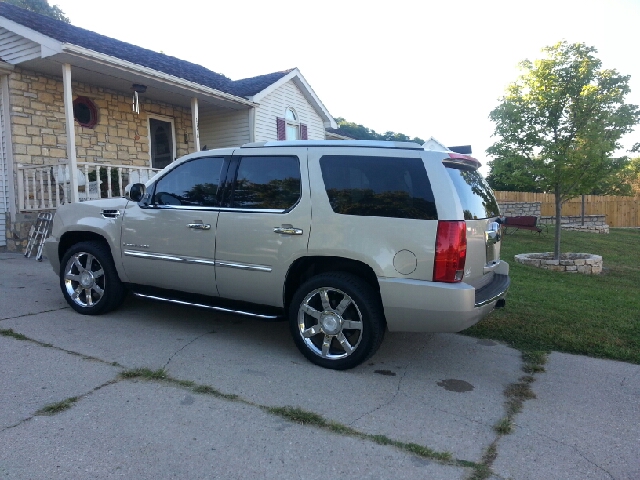 2008 Cadillac Escalade EX - DUAL Power Doors