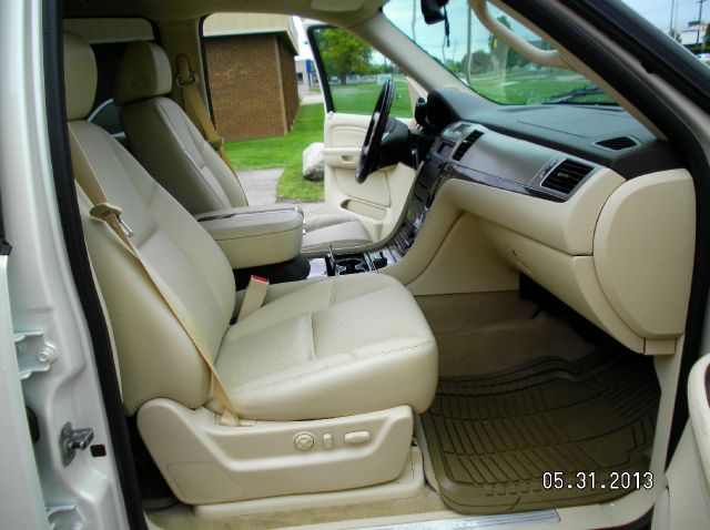 2008 Cadillac Escalade EX - DUAL Power Doors