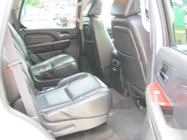 2008 Cadillac Escalade EX - DUAL Power Doors