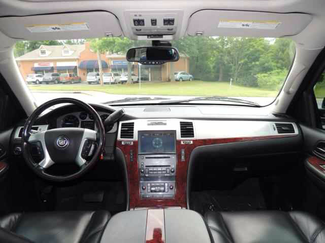 2008 Cadillac Escalade SR5 Sport Utility 4D