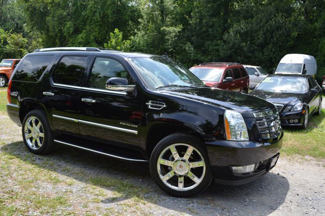 2010 Cadillac Escalade GLS PZEV