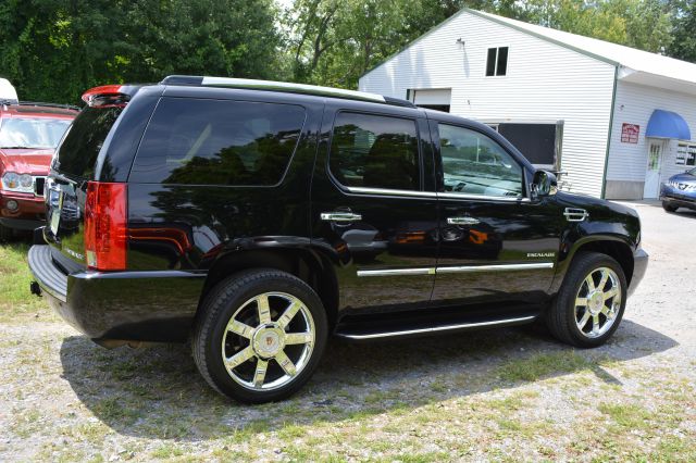 2010 Cadillac Escalade GLS PZEV