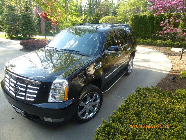 2010 Cadillac Escalade GLS PZEV