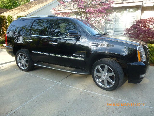 2010 Cadillac Escalade GLS PZEV