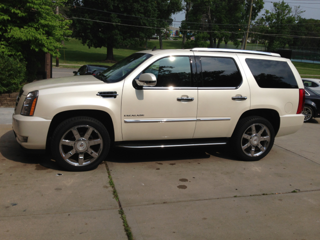 2010 Cadillac Escalade GLS PZEV