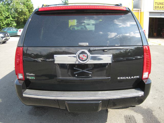 2011 Cadillac Escalade GLS PZEV