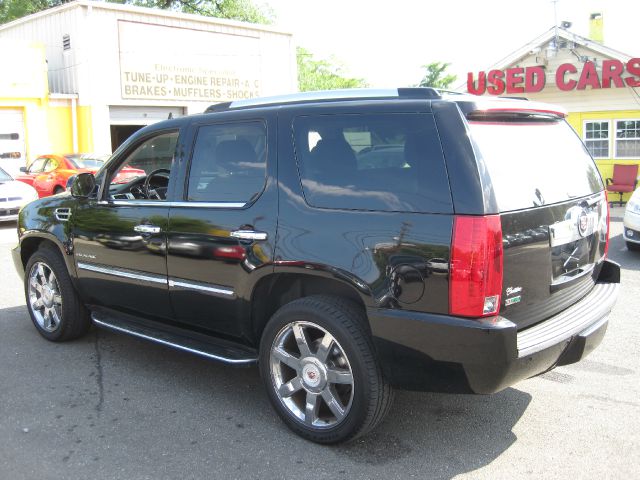 2011 Cadillac Escalade GLS PZEV