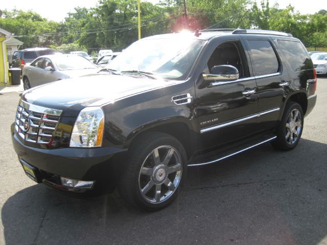 2011 Cadillac Escalade GLS PZEV