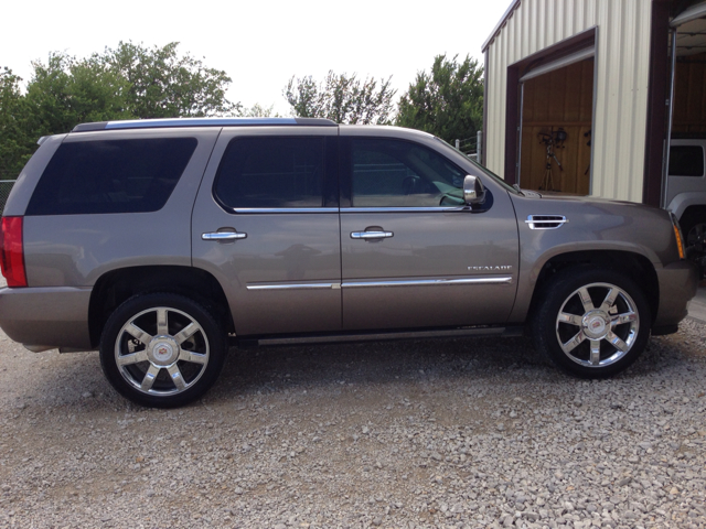 2011 Cadillac Escalade SE W/rse