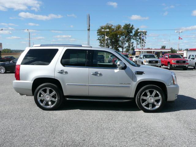 2011 Cadillac Escalade Coupe