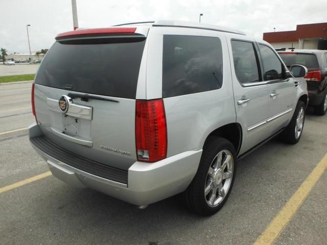 2011 Cadillac Escalade SE W/rse