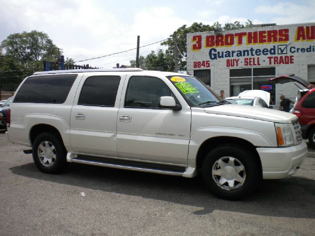 2003 Cadillac Escalade ESV SR5 Sport Utility 4D