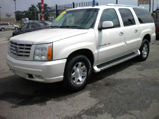 2003 Cadillac Escalade ESV SR5 Sport Utility 4D