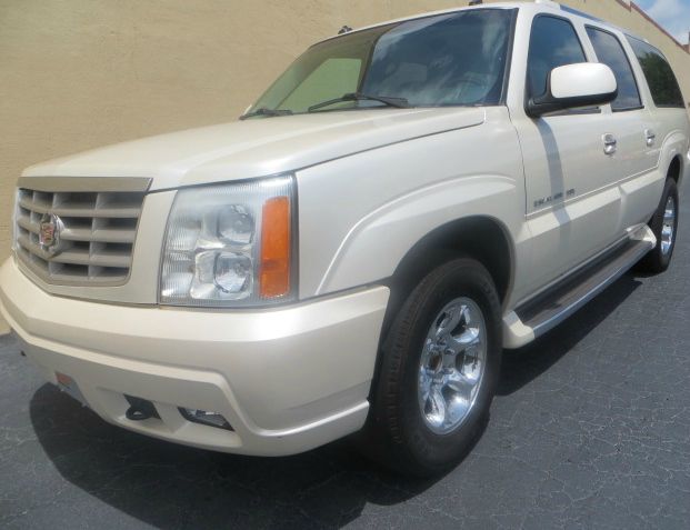 2003 Cadillac Escalade ESV SR5 Sport Utility 4D