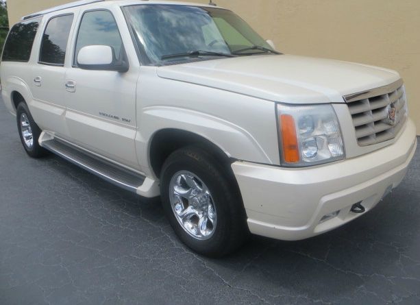 2003 Cadillac Escalade ESV SR5 Sport Utility 4D