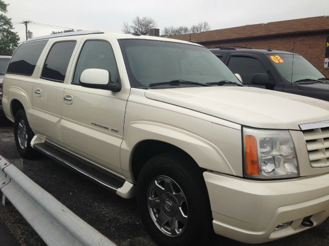 2003 Cadillac Escalade ESV SR5 Sport Utility 4D