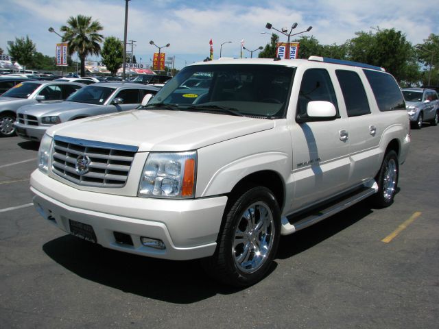 2003 Cadillac Escalade ESV SR5 Sport Utility 4D