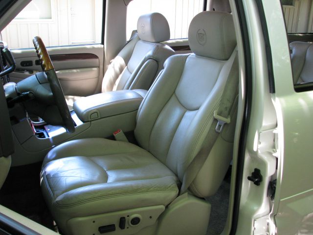 2003 Cadillac Escalade ESV SR5 Sport Utility 4D