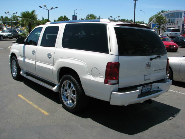 2003 Cadillac Escalade ESV SR5 Sport Utility 4D