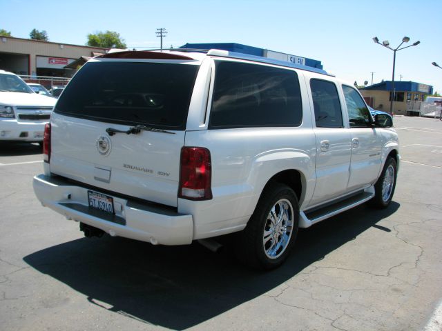 2003 Cadillac Escalade ESV SR5 Sport Utility 4D