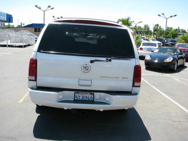 2003 Cadillac Escalade ESV SR5 Sport Utility 4D